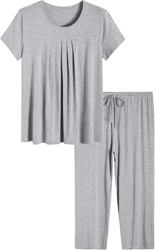 Latuza Women's Pleated Loungewear Top and Capris Pajamas Set