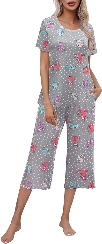 Ekouaer Women's Pajamas Set Short Sleeve Top With Capri Pants Pjs Lounge & Sleepwear Set S-XXL