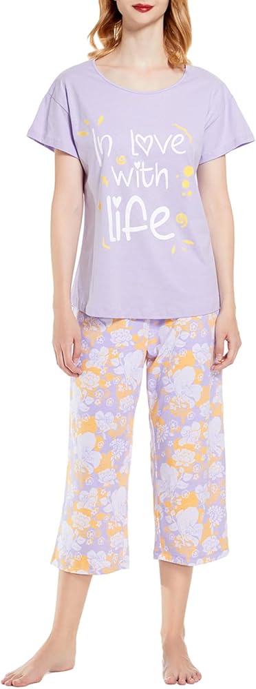 Tugege Womens Pajama Sets Short Sleeve Sleepwear Tops with Capri Pants Fun Printed 2 Piece Lounge Pjs Set