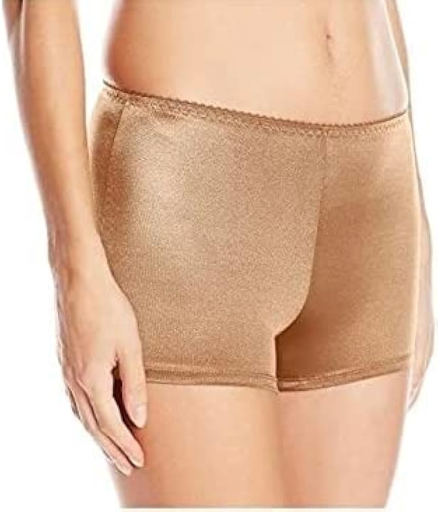 Vassarette Women's Undershapers Light Control Boyshort 42001