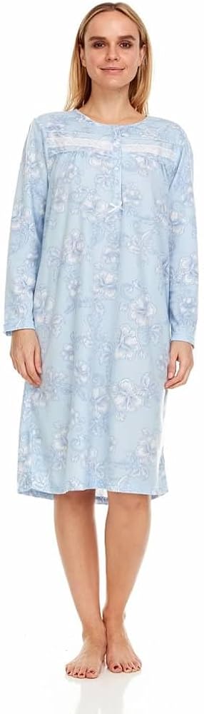 Women's Micro Fleece Zip-Up Sleepwear: Cozy printed robe with long sleeves for ultimate comfort and style.