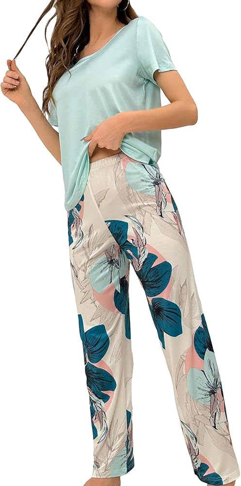 Verdusa Women's 2 Piece Sleepwear Short Sleeve Tee and Floral Print Pants Pajama Set