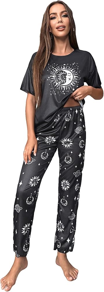 WDIRARA Women's Sleepwear Sun Moon Print Round Neck Short Sleeve Top And Pants 2 Piece Pajama Set